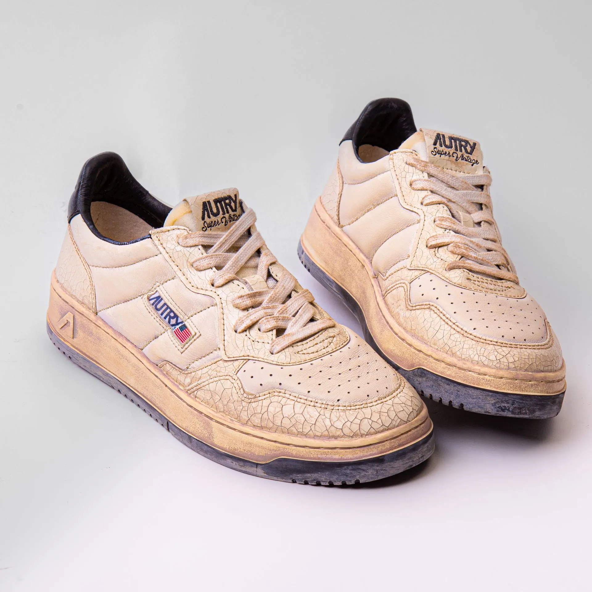 AUTRY SNEAKERS MEDALIST SUPER VINTAGE AVLM-AD 01 