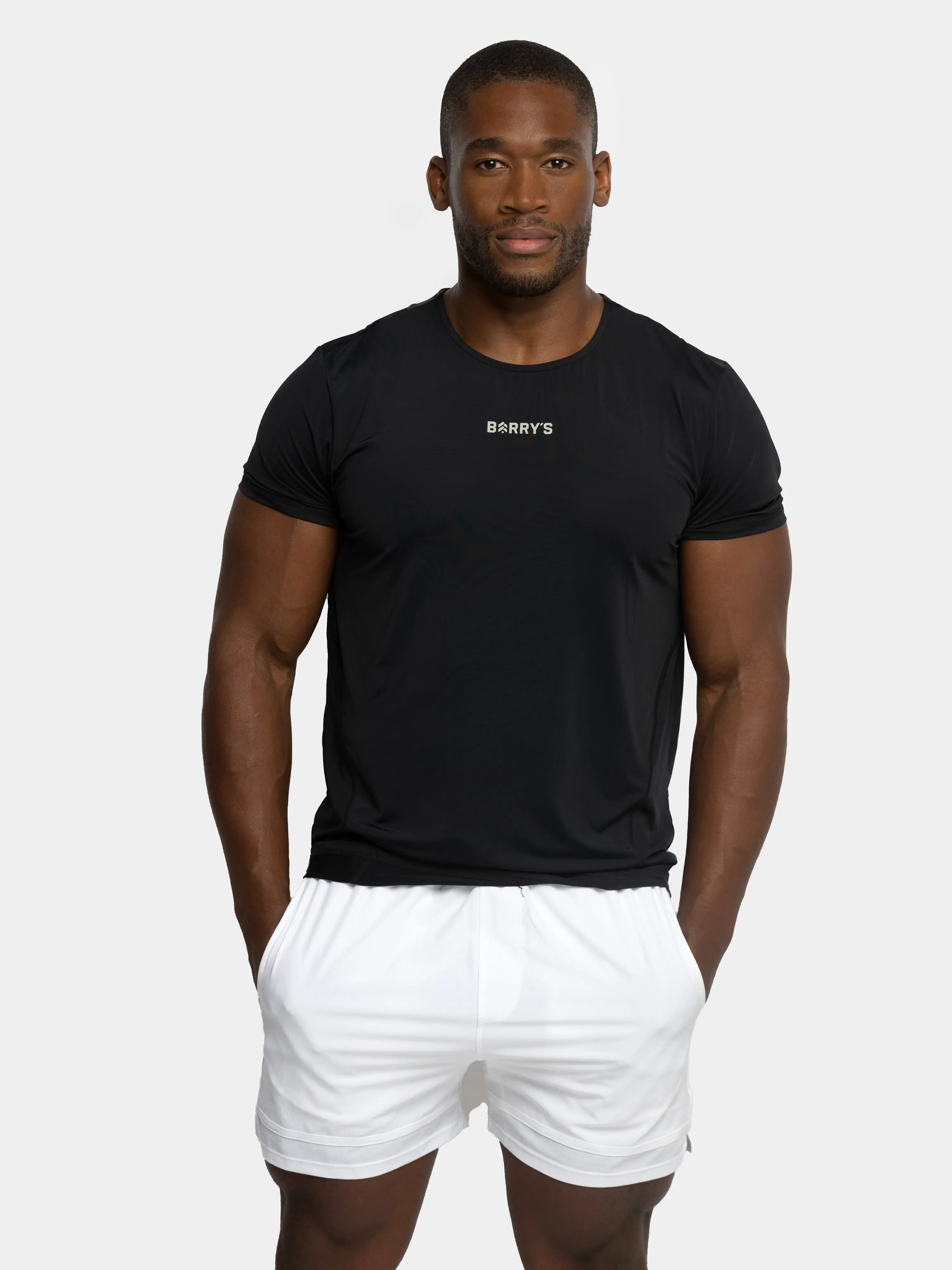 BARRY'S BLACK PERFORMANCE TEE