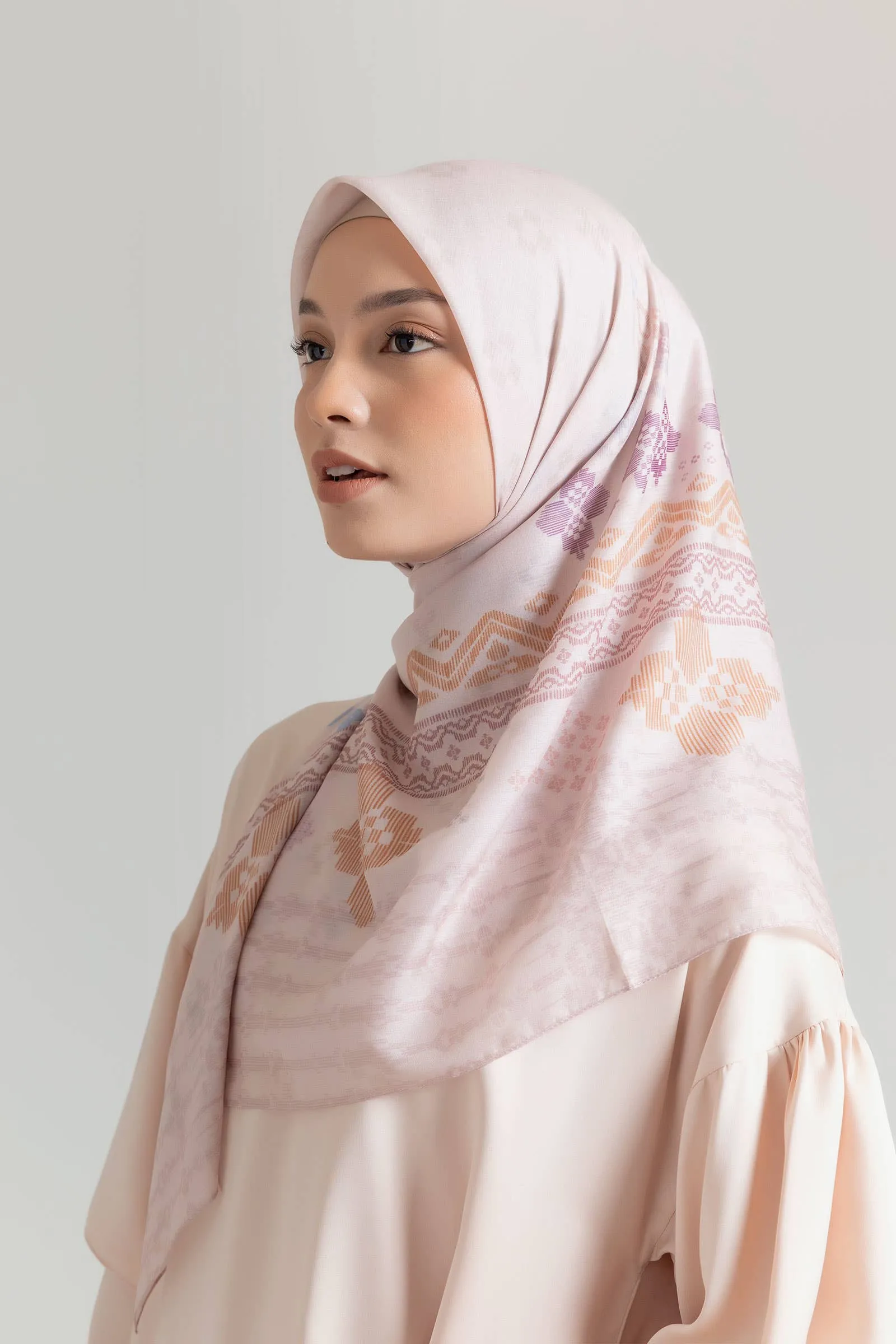 Cloud Pink Araia Scarf