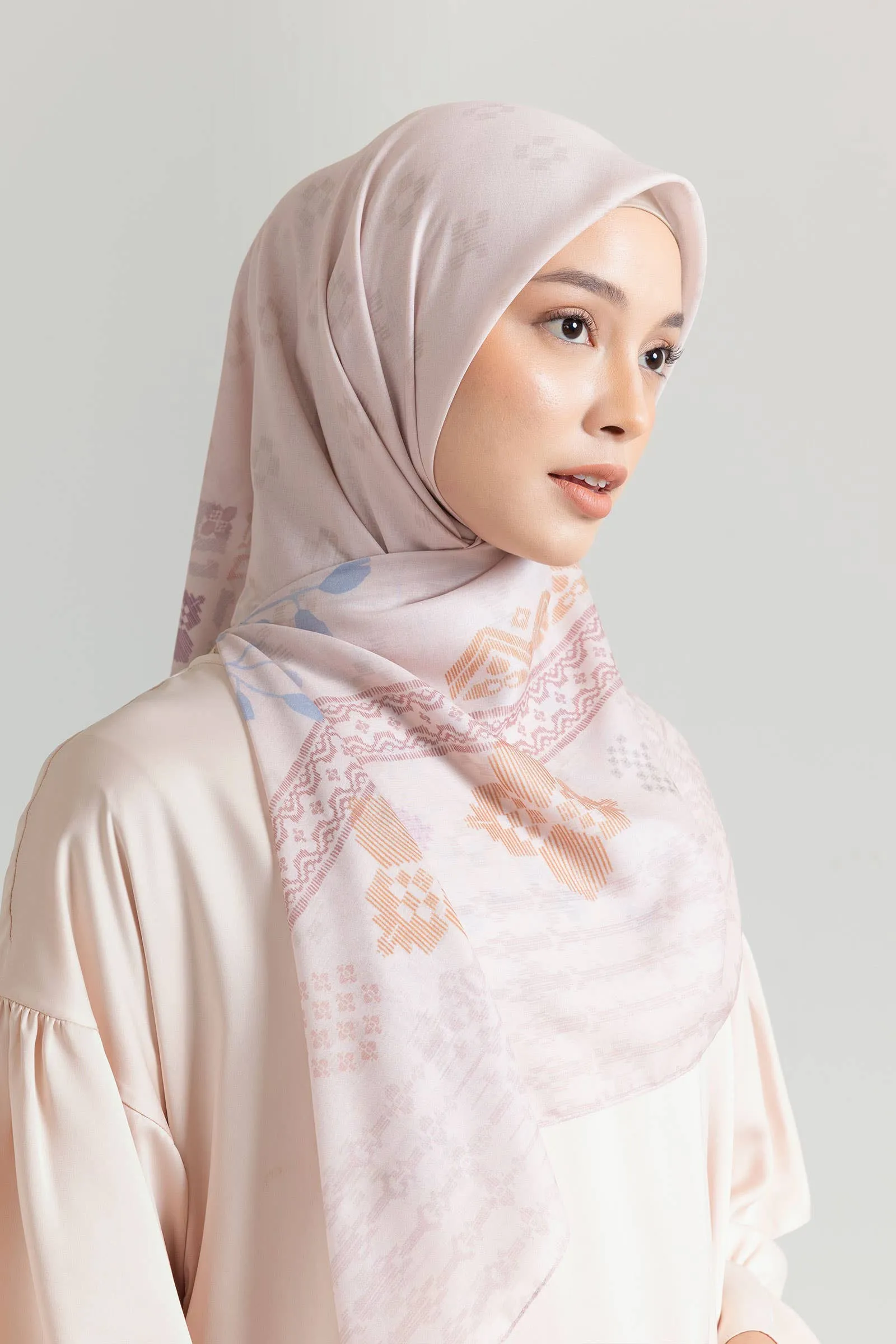 Cloud Pink Araia Scarf